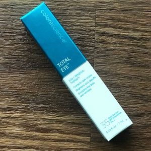 Total Eye 3-in-1 Renewal Therapy SPF 35